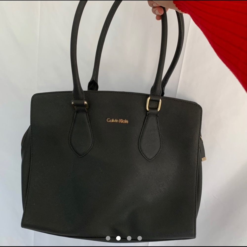 Classic black Calvin Klein purse - Picture 2 of 4